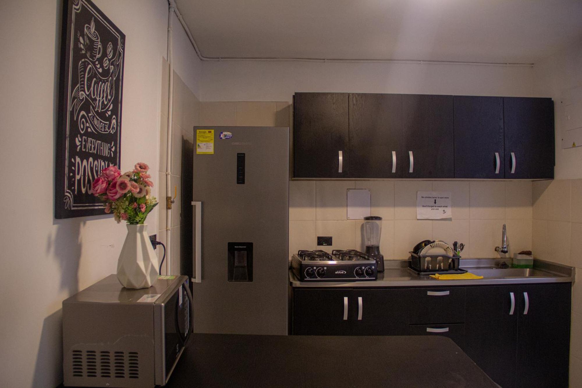 La Familia Hostel - Manila Медельин Экстерьер фото