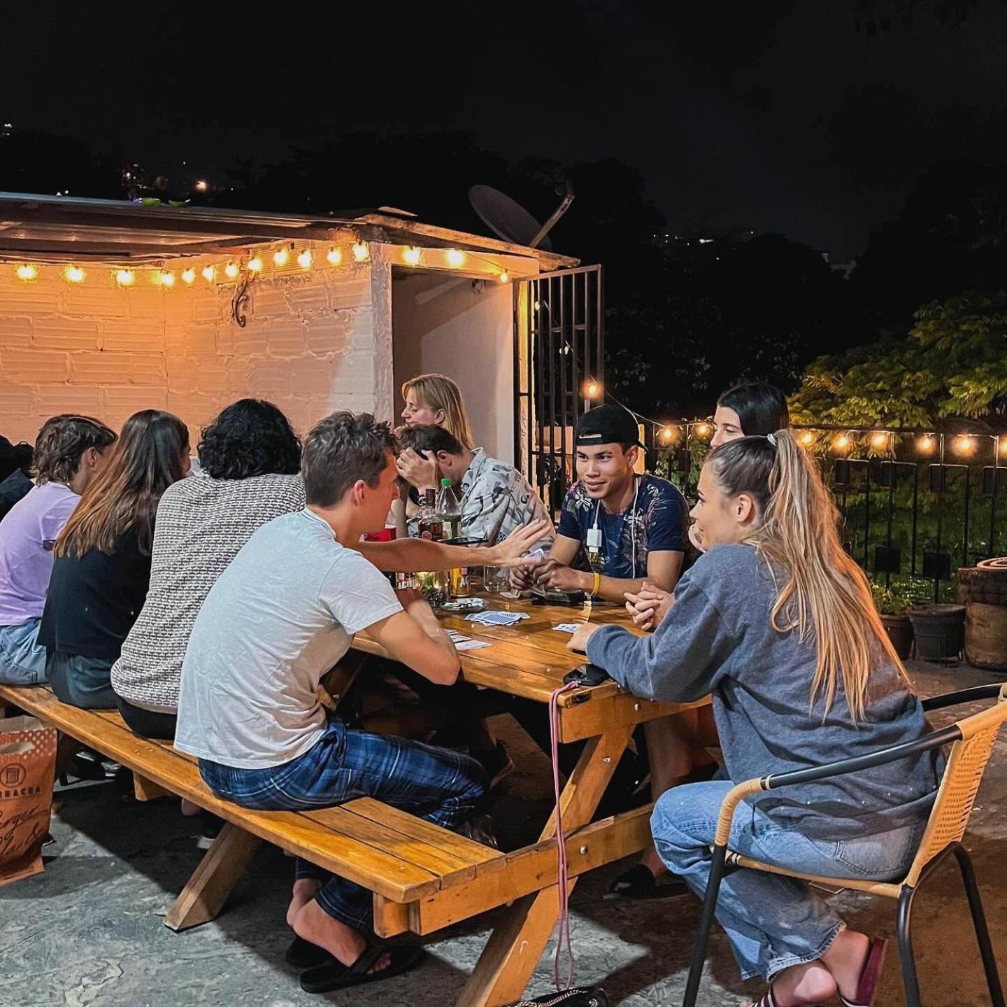 La Familia Hostel - Manila Медельин Экстерьер фото