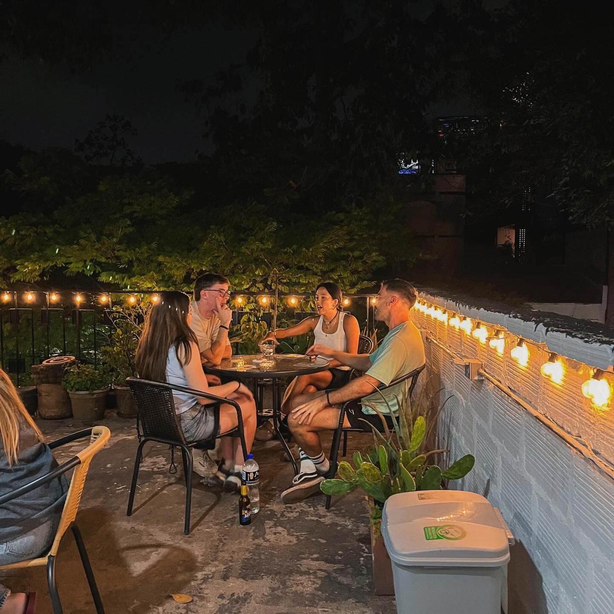 La Familia Hostel - Manila Медельин Экстерьер фото